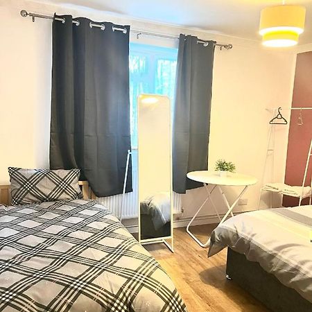Large Room With Two Bed In Central London Bagian luar foto